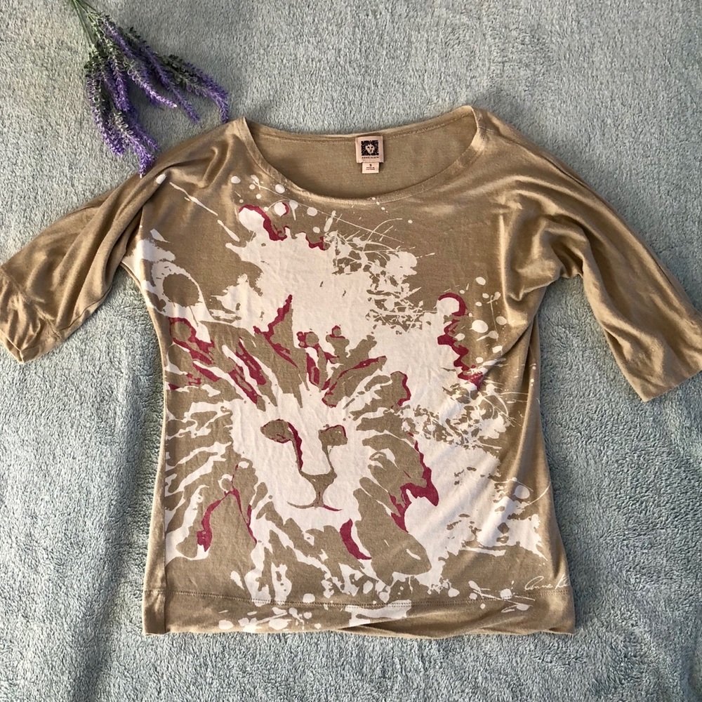 Anne Klein lion logo shirt small, half sleeve